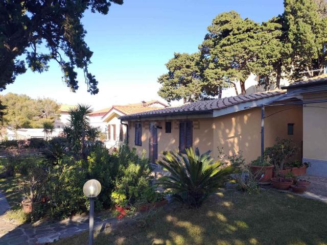 Case e ville in vendita di 62 m² in Via della Mandola, 1