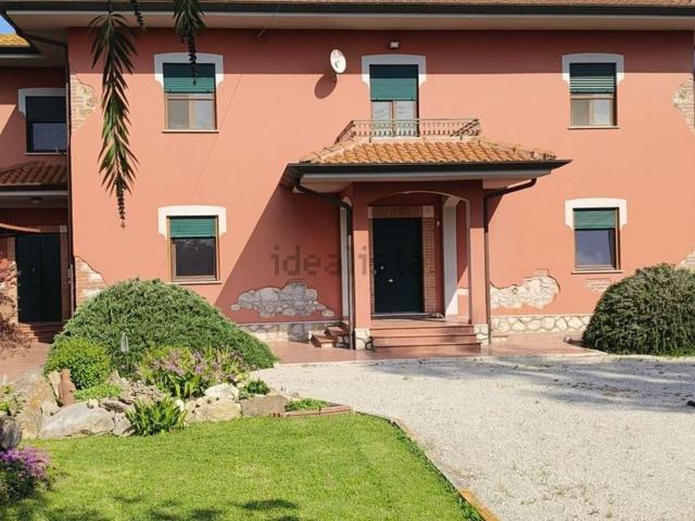 Case e ville in vendita di 630 m²