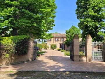 Case e ville in vendita di 630 m²