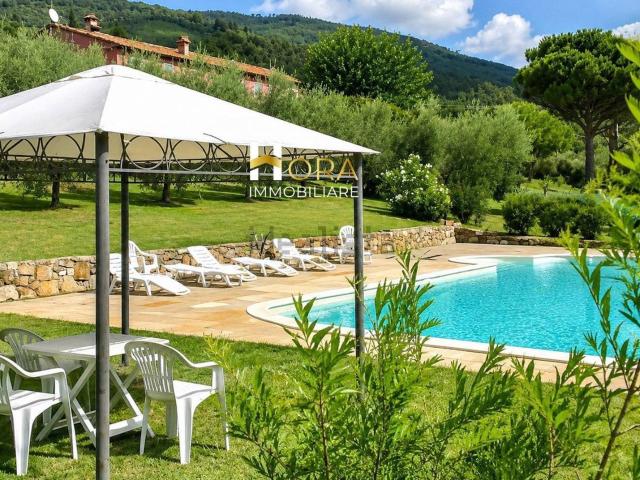 Case e ville in vendita di 630 m² in Via di Santomato, 90
