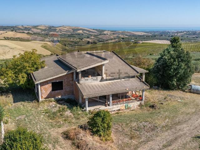 Case e ville in vendita di 630 m² in Via di Palmoli