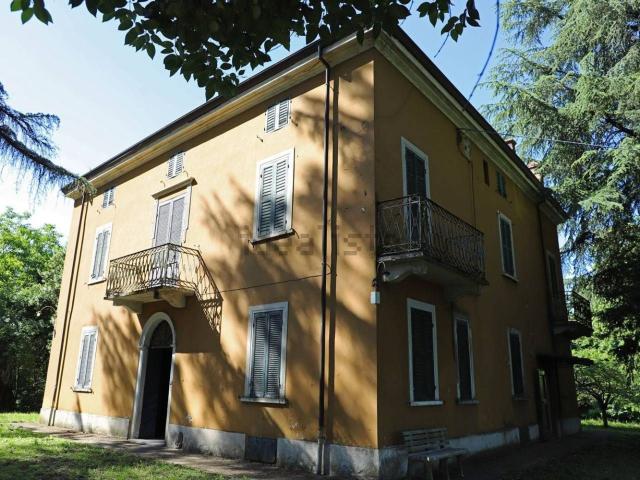 Case e ville in vendita di 630 m² in Via Maiatico