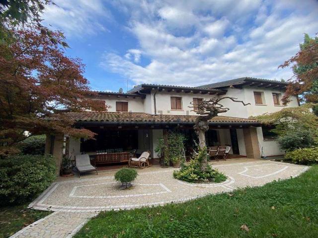 Case e ville in vendita di 631 m² in Via Villa