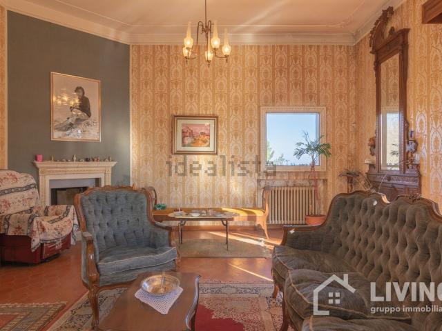 Case e ville in vendita di 632 m² in Strada Colle Scorrano, 92