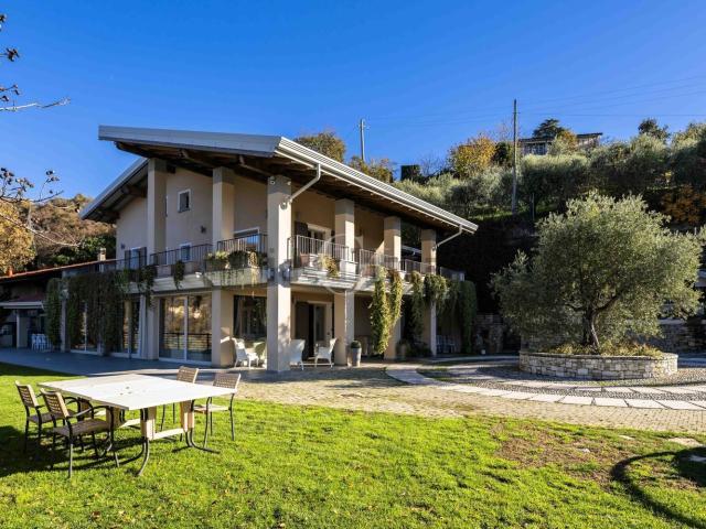 Case e ville in vendita di 633 m²