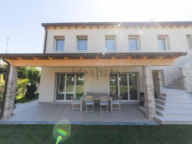 Case e ville in vendita di 634 m² in Via Venier