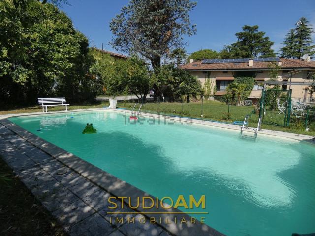 Case e ville in vendita di 637 m² in Via Liut