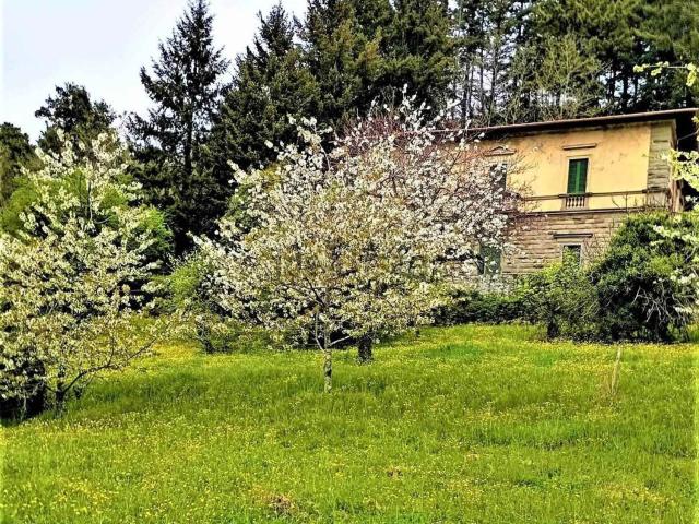 Case e ville in vendita di 640 m² in Via Roma
