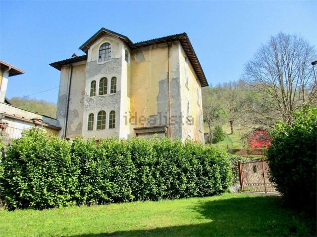 Case e ville in vendita di 640 m² in Viale Alle Fonti