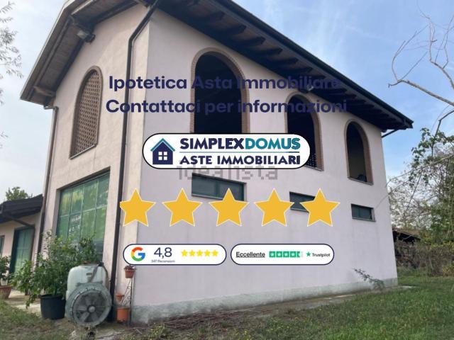 Case e ville in vendita di 641 m² in Via Montanara