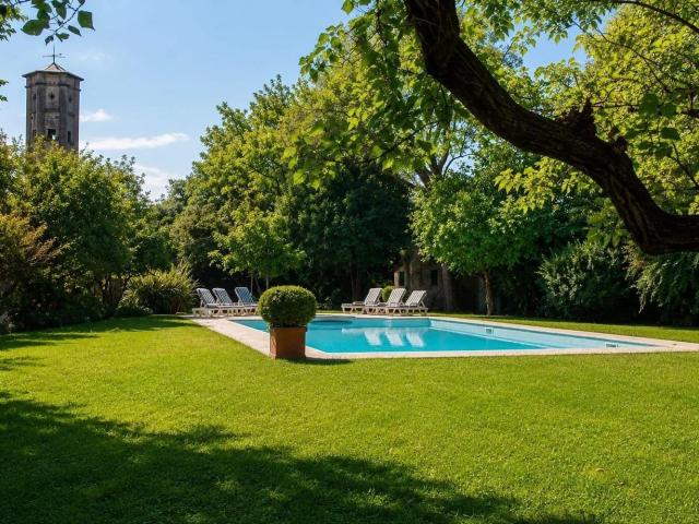 Case e ville in vendita di 650 m²
