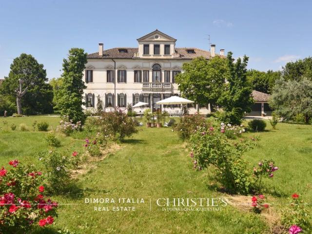 Case e ville in vendita di 650 m²