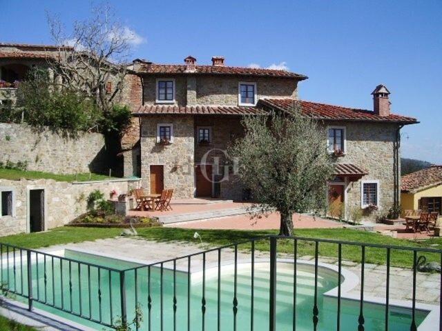 Case e ville in vendita di 650 m² in Località Terreno