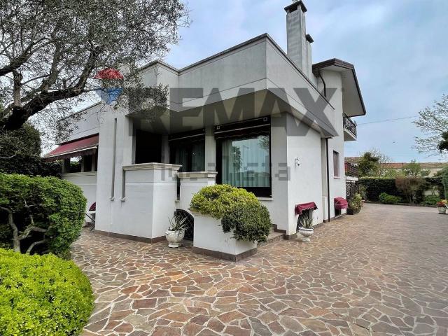 Case e ville in vendita di 650 m²