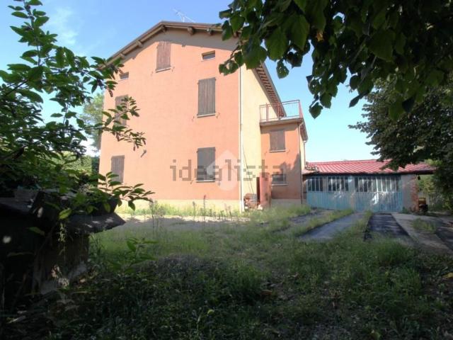 Case e ville in vendita di 650 m² in Via Casiglie Strada Bassa, 1
