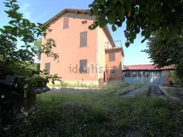 Case e ville in vendita di 650 m² in Via Casiglie Strada Bassa, 1