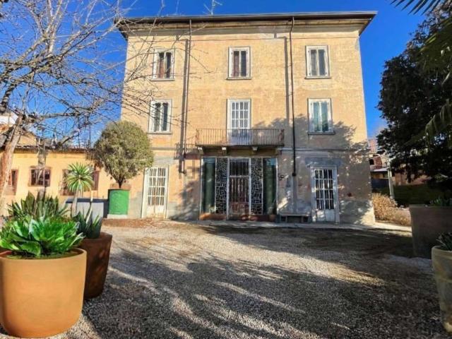 Case e ville in vendita di 650 m² in Via Castello, 1