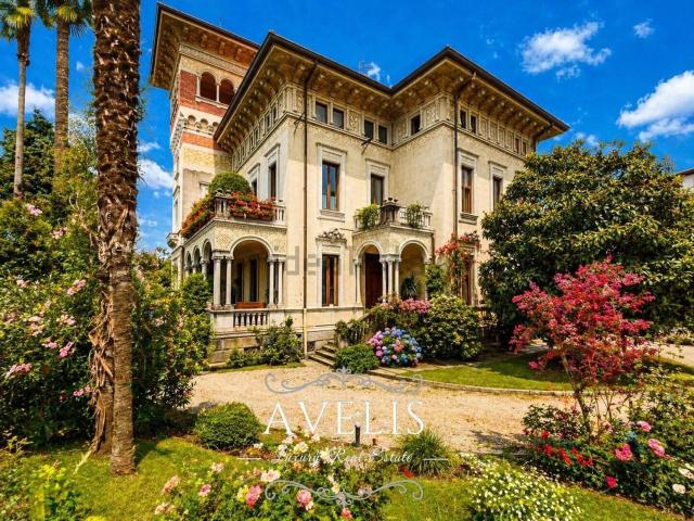 Case e ville in vendita di 650 m² in Via Alessandro Volta, 3