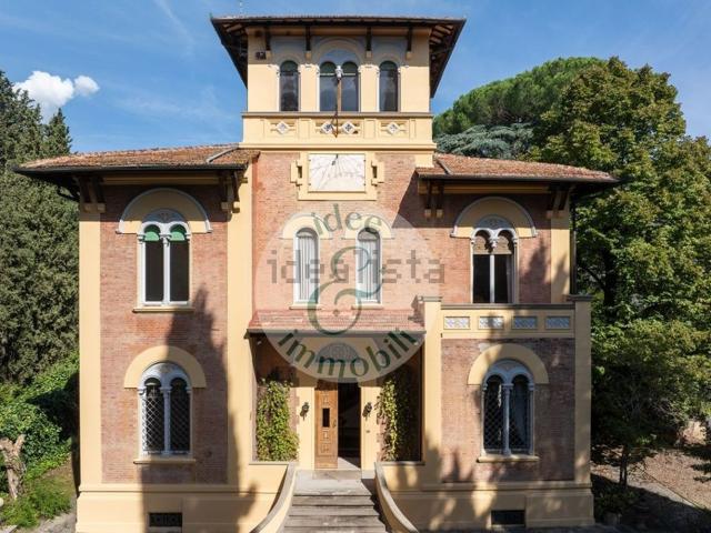Case e ville in vendita di 650 m² in Via Bolognese