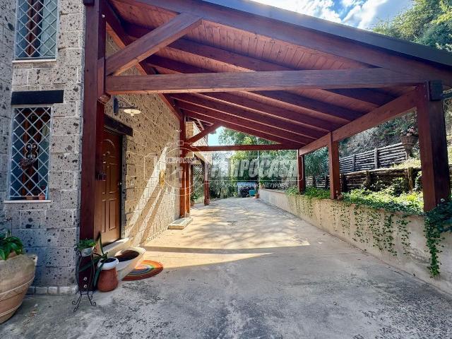 Case e ville in vendita di 650 m² in Via Giovannizzi