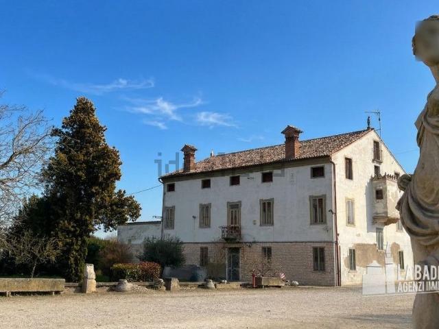 Case e ville in vendita di 650 m² in Via Este, 4