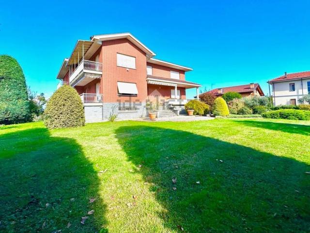 Case e ville in vendita di 650 m² in Via Fiano, 14