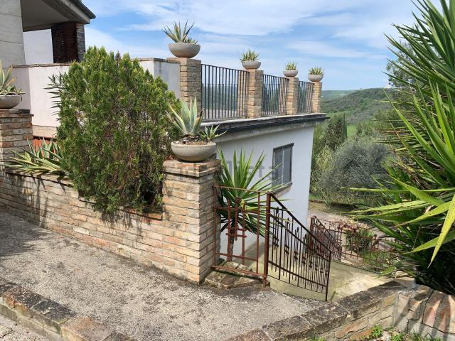 Case e ville in vendita di 650 m² in Contrada Galliano