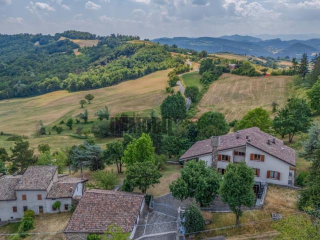 Case e ville in vendita di 653 m² in Località Roncaglio