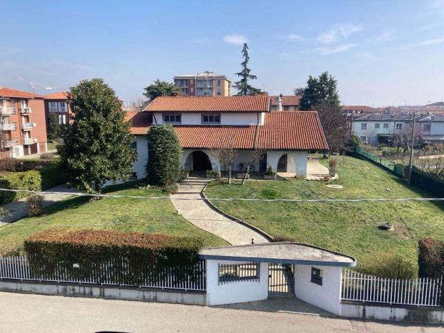 Case e ville in vendita di 654 m²