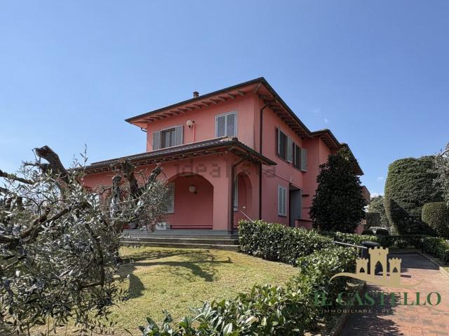 Case e ville in vendita di 654 m² in Via della Corgna