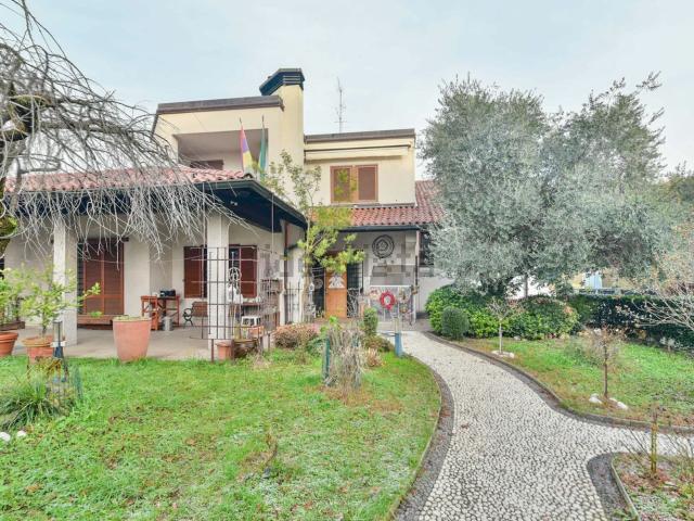 Case e ville in vendita di 656 m²