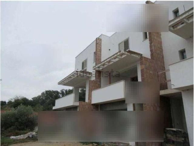 Case e ville in vendita di 659 m² in Via Peschiera