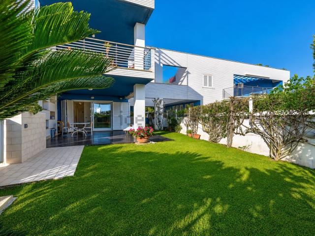 Villetta bifamiliare in vendita di 120 m² in Lungomare Pyrgi, 13