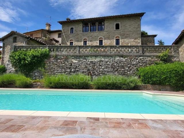 Case e ville in vendita di 660 m²