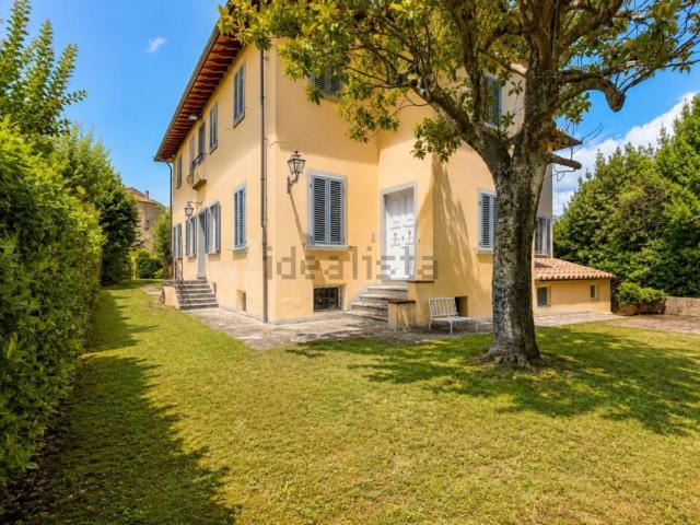Case e ville in vendita di 660 m² in Via Belvedere