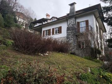 Case e ville in vendita di 660 m² in Via Giacomo Scalini, 10