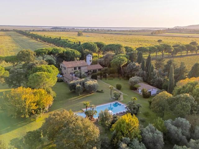 Case e ville in vendita di 660 m² in Località Badiola