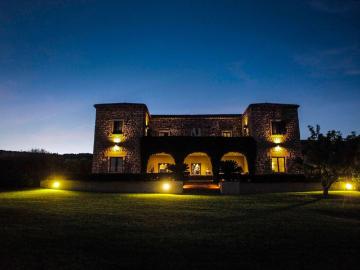 Case e ville in vendita di 662 m² in Via Ettore Pais