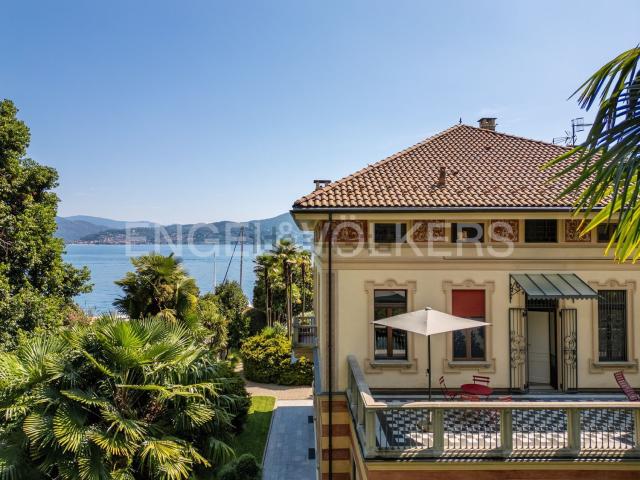 Case e ville in vendita di 662 m² in Viale delle Magnolie, 5