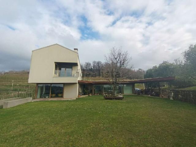 Case e ville in vendita di 664 m² in Località Valerisce, 14