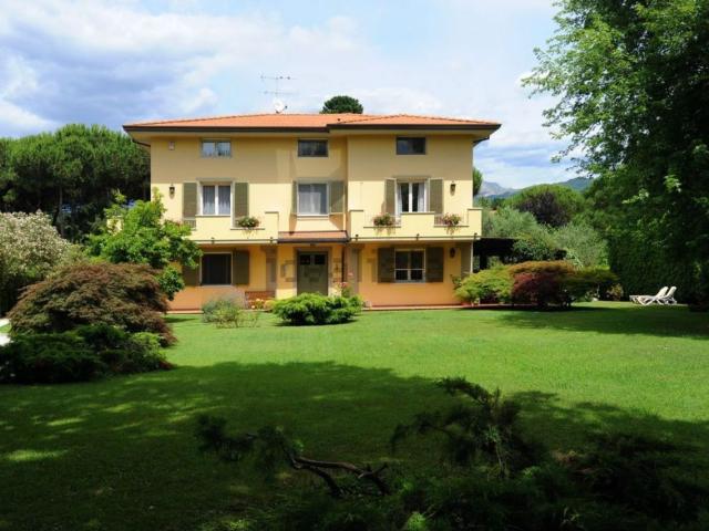 Case e ville in vendita di 665 m²