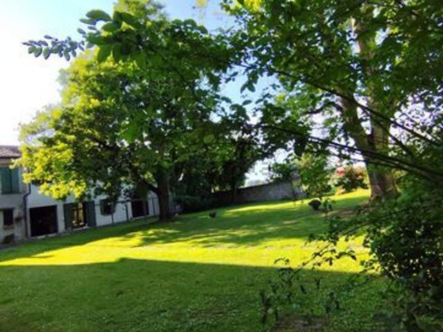 Case e ville in vendita di 665 m²