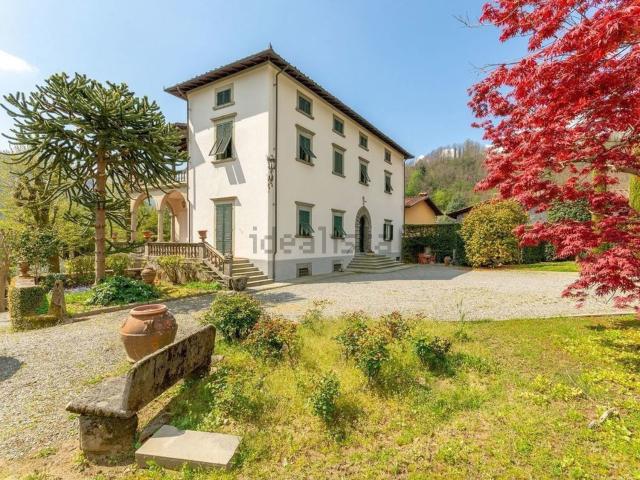 Case e ville in vendita di 665 m² in Via Chiesa Corsena, 4