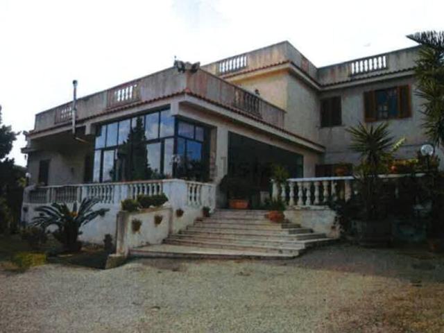 Case e ville in vendita di 665 m² in Località Moleti