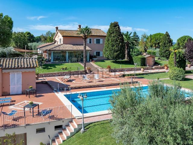 Case e ville in vendita di 665 m² in Strada di Colleluna