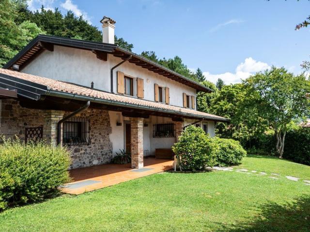 Case e ville in vendita di 666 m² in Via Luigi Garzoni