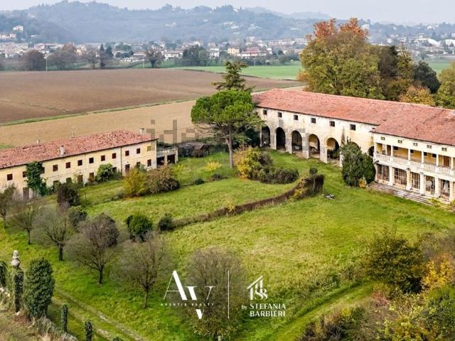 Case e ville in vendita di 6675 m² in Via Grancare Basse, 112