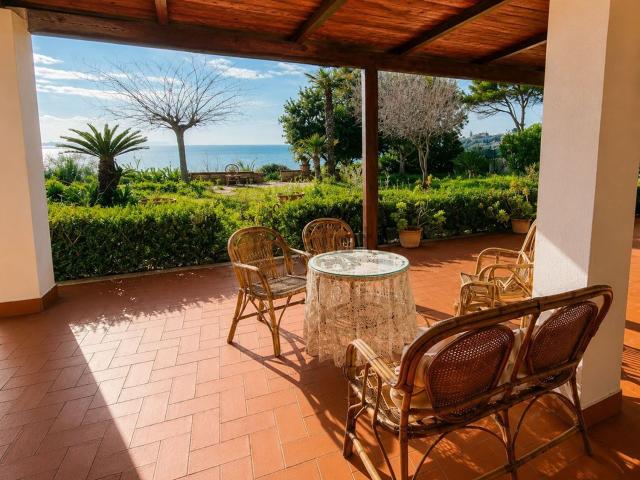 Case e ville in vendita di 669 m² in Via del Pesce Ago