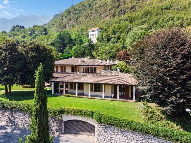 Case e ville in vendita di 670 m² in Via Colture, 55