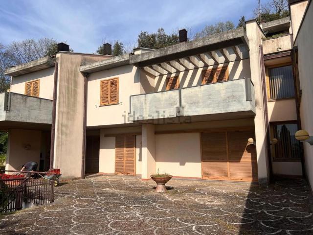 Case e ville in vendita di 670 m² in Via della Lince